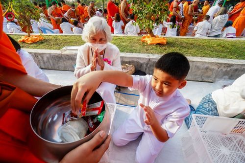 ภาพ No.206814:พิธีตักบาตรพระ 1,000 รูป ปืที่ 7 วันอาทิตย์ที่ 9 กุมภาพันธ์ พ.ศ. 2568 ณ วัดห้วยตองสัก อำเภอจอมทอง จังหวัดเชียงใหม่