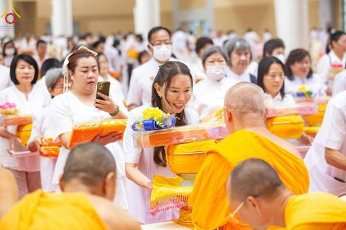 ภาพ No.212772:วันอาทิตย์ที่ 23 มีนาคม พ.ศ. 2568 พิธีร่วมบุญโครงการบรรพชาสามเณร 5,000 รูป ณ ห้องแก้วสารพัดนึก 2 วัดพระธรรมกาย