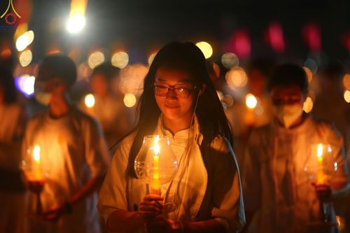 ภาพ No.77246:พิธีจุดมาฆประทีป ในวันมาฆบูชา อาทิตย์ต้นเดือนที่ 6 มีนาคม พ.ศ. 2566 ณ วัดพระธรรมกาย อ.คลองหลวง จ.ปทุมธานี