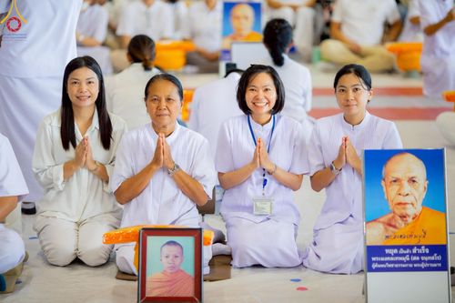 ภาพ No.215003:วันเสาร์ที่ 5 เมษายน พ.ศ. 2568 พิธีเวียนประทักษิณรอบพระมหาธรรมกายเจดีย์  พิธีวันทาเจดีย์ พิธีขอขมาและมอบผ้าไตร ในโครงการบรรพชาสามเณรฟื้นฟูพระพุทธศาสนาทั่วไทย , โครงการหน่อแก้วเปรียญธรรม รุ่นที่ 13 ,  โครงการสามเณรยุวธรรมทายาท รุ่นที่ 33 , โครงการสามเณรมั