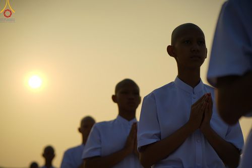 ภาพ No.133770:พิธีเวียนประทักษิณและพิธีวันทาเจดีย์ โครงการบรรพชาสามเณร ฟื้นฟูพระพุทธศาสนาทั่วไทย ณ วัดพระธรรมกาย วันเสาร์ที่ 6 เมษายน พ.ศ. 2567