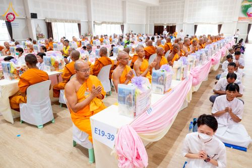 ภาพ No.149482:พิธีทักษิณานุปทานแด่บรรพชนตระกูลผ่องสวัสดิ์ และหมู่ญาติที่ล่วงลับไปแล้ว ประจำปี ครั้งที่ 19 วันพฤหัสบดีที่ 22 สิงหาคม พ.ศ. 2567 ณ พระมหาเจดีย์ทัตตชีโว ศูนย์อบรมเยาวชนกาญจนบุรี