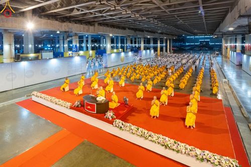 ภาพ No.154864:พิธีจุดประทีป, พิธีฉลองชัยสวดมนต์บทธัมมจักกัปปวัตนสูตร ณ มหารัตนวิหารคด วัดพระธรรมกาย วันอังคารที่ 17 กันยายน พ.ศ. 2567