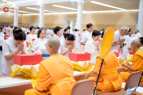 ภาพ No.237885:วันอาทิตย์ที่ 10 สิงหาคม พ.ศ. 2568 พิธีถวายไทยธรรมมุทิตาเปรียญธรรมและบาลีศึกษา ณ ห้องแก้วสารพัดนึก2 วัดพระธรรมกาย ปทุมธานี