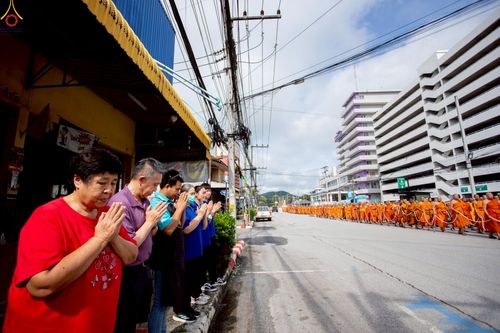 ภาพ No.239227:วันอาทิตย์ที่ 17 สิงหาคม พ.ศ. 2568 พิธีอัญเชิญรูปเหมือนพระมงคลเทพมุนี (สด จันทสโร) ณ ศาลากลางจังหวัดเลย ถึงลานพญานาค สวนสาธารณะกุดป่อง อ.เมือง จ.เลย