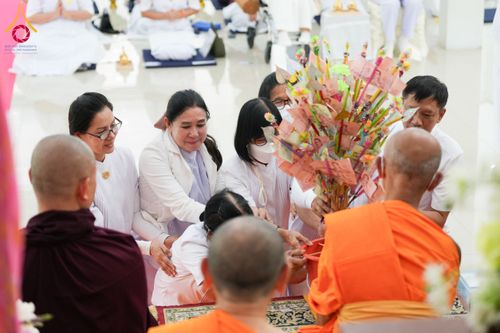 ภาพ No.192469:พิธีทอดผ้าป่าทำนุบำรุงศาสนสถาน ณ วัดศรีเมือง ต.ท่าทราย อ.เมืองสมุทรสาคร จ.สมุทรสาคร ในโครงการธรรมยาตรา กตัญญูบูชา มหาปูชนียาจารย์ พระมงคลเทพมุนี(สด จนฺทสโร) พระผู้ปราบมาร อนุสรณ์สถาน 7 แห่ง ปีที่ 13 วันที่ 9 มกราคม พ.ศ. 2568