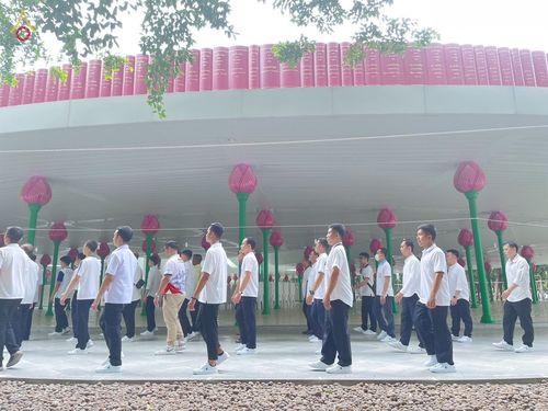 ภาพ No.88744:คณะสงฆ์ เจ้าหน้าที่ และสาธุชน ทุ่มเทแรงกายแรงใจเตรียมงาน เพื่องานวันครูผู้ค้นพบวิชชาธรรมกาย ตั้งแต่วันที่ 20 กันยายน พ.ศ. 2566