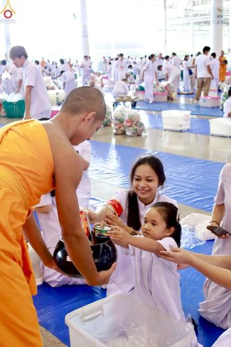 ภาพ No.227922:วันอาทิตย์ที่ 1 มิถุนายน พ.ศ. 2568 พิธีตักบาตร , พิธีบูชาข้าวพระ ณ วัดพระธรรมกาย จ.ปทุมธานี