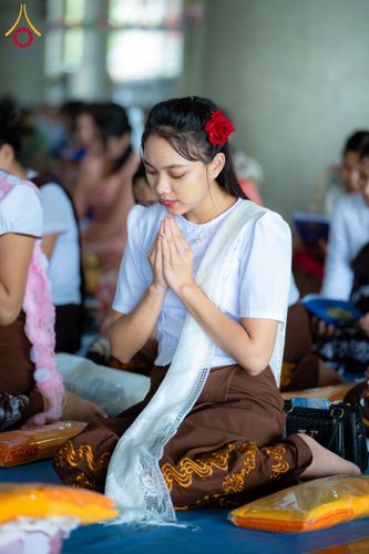 ภาพ No.143728:พิธีถวายผ้าไตร, สวดธรรมจักร, ปฏิบัติธรรม และฟังแสดงพระธรรมเทศนา ภาษาเมียนมา โดยมีสาธุชนชาวเมียนมากว่า 4,000 คน เข้าร่วมพิธี ณ มหารัตนวิหารคด วัดพระธรรมกาย วันอาทิตย์ที่ 7 กรกฎาคม พ.ศ. 2567