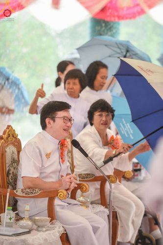 ภาพ No.146614:พิธีทอดผ้าป่าสร้างหลังคาอาคาร 80 ปี หลวงพ่อธัมมชโย ณ ศูนย์ปฎิบัติธรรมวิหารแดง จังหวัดสระบุรี วันอาทิตย์ที่ 28 กรกฎาคม พ.ศ. 2567