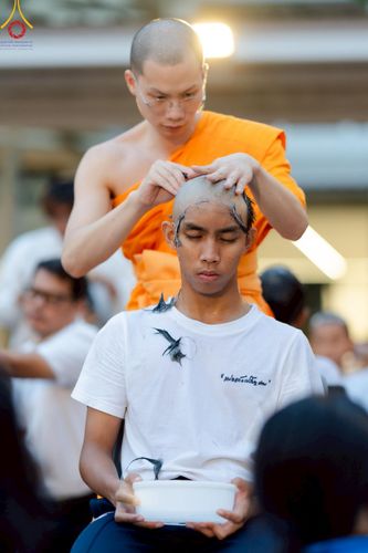 ภาพ No.213712:วันอาทิตย์ที่ 30 มีนาคม พ.ศ. 2568 พิธีตัดปอยผม โครงการหน่อแก้วเปรียญธรรม รุ่นที่ 13 ณ ค่ายจองแชมป์ หมู่กุฏิสามเณรเปรียญธรรม วัดพระธรรมกาย