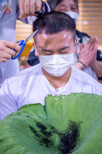 ภาพ No.68104:พิธีบรรพชาสามเณร รุ่นที่ 9 ประจำปี 2565 ณ วัดพระธรรมกายฮ่องกง ประเทศสาธารณรัฐประชาชนจีน วันที่ 24 ธันวาคม พ.ศ. 2565