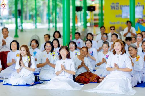 ภาพ No.227752:วันเสาร์ที่ 31 พฤษภาคม พ.ศ.2568 พิธีถวายผ้าไตรแด่สามเณรผู้เข้ารับการอุปสมบท , พิธีอุปสมบทสามเณรเตรียม DCI วัดพระธรรมกาย จ.ปทุมธานี