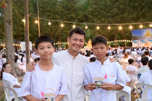 ภาพ No.238398:วันเสาร์ที่ 9 สิงหาคม พ.ศ. 2568 พิธีกลั่นแผ่นดิน โปรยทราย และจุดประทีปถวายเป็นพุทธบูชา จ.ระยอง สถาปนาองค์พระเจดีย์เพื่อสร้างสันติภาพโลก ณ ศูนย์ปฏิบัติธรรมระยอง(บ้านช่องลม) ต.บางบุตร อ.บ้านค่าย จ.ระยอง