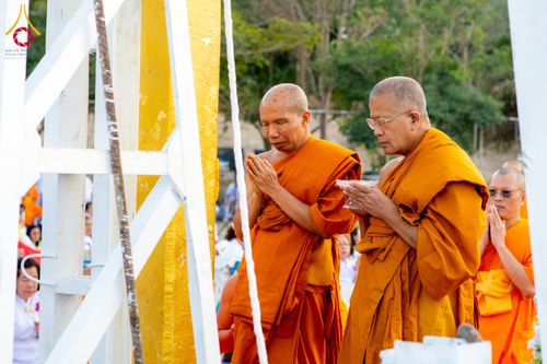 ภาพ No.275138:วันอาทิตย์ที่ 30 พฤศจิกายน พ.ศ. 2568 พิธีตอกเสาเข็ม "สร้างองค์พระเจดีย์เพื่อสร้างสันติภาพโลก" ต้นสุดท้าย ณ ศูนย์ปฏิบัติธรรมระยอง (บ้านช่องลม)