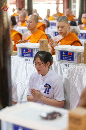 ภาพ No.202198:พิธีเจริญพระพุทธมนต์ ปฏิบัติธรรม มอบทุนการศึกษา ถวายสังฆทาน 108 วัด เพื่อถวายเป็นพุทธบูชา และขับเคลื่อนโครงการหมู่บ้านรักษาศีล 5 โดยคณะสงฆ์จังหวัดนครปฐม คณะศิษยานุศิษย์วัดพระธรรมกาย โครงการธรรมยาตรา ปีที่ 13 ณ วัดบางปลา อำเภอบางเลน จังหวัดนครปฐม
