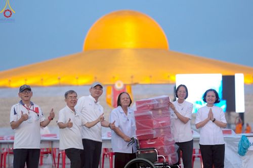 ภาพ No.219126:วันที่ 19-21 เมษายน พ.ศ. 2568 การเตรียมงานในลานธรรม , วิหารคด เพื่องานวันคุ้มครองโลก 22 เมษายน พ.ศ. 2568