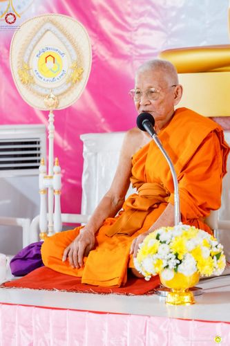 ภาพ No.216005:วันพฤหัสบดีที่ 3 เมษายน พ.ศ. 2568 พิธีบรรพชาสามเณร ภาคฤดูร้อน รุ่นที่ 15  บูชาธรรมหลวงพ่อธัมมชโย 81 ปี 81 รูป ณ ศูนย์ปฏิบัติธรรมสวนผึ้ง จ.ราชบุรี