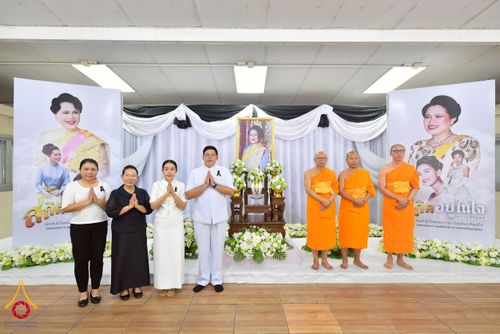 ภาพ No.267612:วันที่ 7 พฤศจิกายน พ.ศ. 2568 พสกนิกรอำเภอคลองหลวง รวมใจบำเพ็ญกุศลปัณรสมวาร (15 วัน) อุทิศถวายเป็นพระราชกุศลแด่ “สมเด็จพระพันปีหลวง” ณ วัดพระธรรมกาย