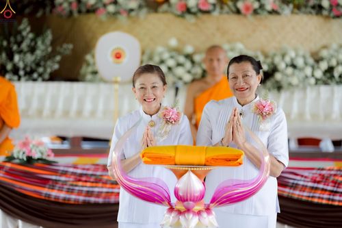 ภาพ No.234265:พิธีมุทิตาสักการะ "พระสิริรัตนเมธี" เจ้าคณะจังหวัดเลย ,พิธีถวายไทยธรรม ๙ วัด และพิธีทอดผ้าป่าเพื่อสร้างทุกสิ่ง  ในวาระทำบุญครบรอบ ๑๐ ปี ณ ศูนย์ปฏิบัติธรรมแก้วภูเรือ อ.ภูเรือ จ.เลย