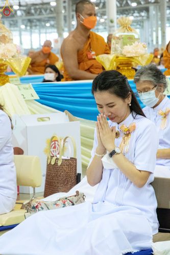 ภาพ No.85415:พิธีถวายมหาสังฆทานคณะสงฆ์ 2000 กว่าวัดทั่วประเทศปีที่ 23, พิธีถวายไทยธรรมคณะสงฆ์ 323 วัด 4 จังหวัดชายแดนภาคใต้, พิธีมอบปัจจัยช่วยเหลือครู 4 จังหวัดชายแดนภาคใต้ ณ สภาธรรมกายสากล วัดพระธรรมกาย ในวันสมาธิโลก อาทิตย์ที่ 6 สิงหาคม พ.ศ. 2566