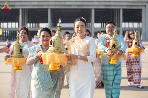 ภาพ No.209692:วันอาทิตย์ที่ 2 มีนาคม พ.ศ. 2568 พิธีภาคบ่าย สัมมนาพิเศษ, ปฏิบัติธรรม พิธีรับมอบพระบรมสารีริกธาตุ ณ สภาธรรมกายสากล วัดพระธรรมกาย