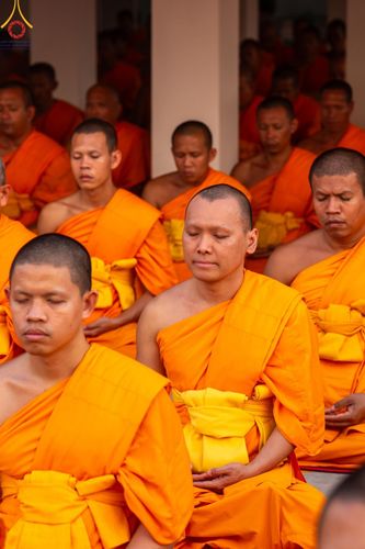 ภาพ No.201623:พิธีจุดประทีปถวายเป็นพุทธบูชา และบูชาธรรมมหาปูชนียาจารย์ ณ อาคารธรรมยาตรา กตัญญูบูชามหาปูชนียาจารย์ ตรงข้ามวัดปากน้ำภาษีเจริญ จ.กรุงเทพมหานคร ในโครงการธรรมยาตรา กตัญญูบูชา มหาปูชนียาจารย์ พระมงคลเทพมุนี(สด จนฺทสโร) พระผู้ปราบมาร อนุสรณ์สถาน 7 แห่ง