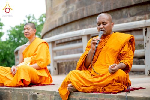 ภาพ No.231094:วันที่ 1 กรกฎาคม พ.ศ. 2568 โครงการบรรพชาสามเณร 300 รูป ถวายเป็นพุทธบูชา  วันอาสาฬหบูชา ณ จุดกำเนิดพระรัตนตรัย  ต้นแหล่งธัมมจักกัปปวัตตนสูตร เมืองพาราณสี  สารนาถ ประเทศอินเดีย