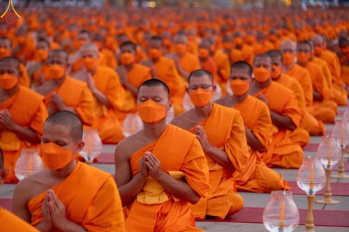 ภาพ No.122026:พิธีจุดประทีปถวายเป็นพุทธบูชา และบูชาธรรมมหาปูชนียาจารย์ พระมงคลเทพมุนี(สด จนฺทสโร) ในโครงการธรรมยาตรา กตัญญูบูชา มหาปูชนียาจารย์ พระมงคลเทพมุนี(สด จนฺทสโร) พระผู้ปราบมาร อนุสรณ์สถาน 7 แห่ง ปีที่ 12 วันที่ 31 มกราคม พ.ศ. 2567 ณ วัดพระธรรมกาย จ.ปทุมธานี