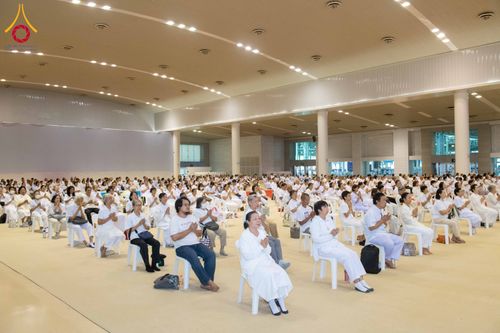 ภาพ No.321598:วันอาทิตย์ที่ 12 เมษายน พ.ศ.2569 กิจกรรมงานบุญวันอาทิตย์ สาธุชนปฏิบัติธรรมร่วมกัน ณ ห้องแก้วสารพัด 1 วัดพระธรรมกาย ปทุมธานี