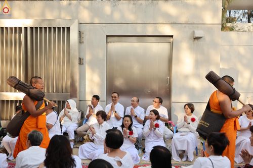 ภาพ No.292817:วันที่ 11 มกราคม พ.ศ. 2569 พิธีต้อนรับพระธรรมยาตรา ณ อนุสรณ์สถานลำดับที่ 3 สถานที่เกิดในเพศสมณะ วัดสองพี่น้อง อำเภอสองพี่น้อง จังหวัดสุพรรณบุรี ในโครงการธรรมยาตรา กตัญญูบูชา มหาปูชนียาจารย์ พระมงคลเทพมุนี(สด จนฺทสโร) พระผู้ปราบมาร อนุสรณ์สถาน 7 แห่ง ปีที