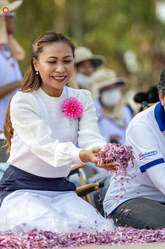 ภาพ No.299362:วันที่ 18 มกราคม พ.ศ. 2569 พิธีต้อนรับพระธรรมยาตรา ณ อนุสรณ์สถานลำดับที่ 5 สถานที่เผยแผ่วิชชาธรรมกายครั้งแรก อนุสรณ์สถานบางปลา วัดบางปลา อำเภอบางเลน จังหวัดนครปฐม ในโครงการธรรมยาตรา กตัญญูบูชา มหาปูชนียาจารย์ พระมงคลเทพมุนี(สด จนฺทสโร) พระผู้ปราบมาร อนุส