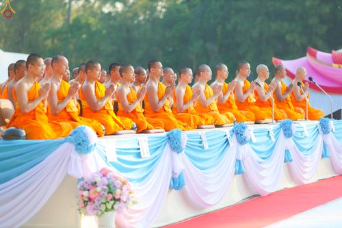 ภาพ No.292390:วันที่ 11 มกราคม พ.ศ. 2569 พิธีตักบาตรพระธรรมยาตรา ณ อนุสรณ์สถานคลองบางนางแท่น อ.สามพราน จ.นครปฐม ในโครงการธรรมยาตรา กตัญญูบูชา มหาปูชนียาจารย์ พระมงคลเทพมุนี(สด จนฺทสโร) พระผู้ปราบมาร อนุสรณ์สถาน 7 แห่ง ปีที่ 14