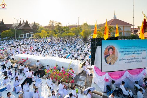 ภาพ No.293951:วันที่ 14 มกราคม พ.ศ. 2569 พิธีจุดประทีปถวายเป็นพุทธบูชา และบูชาธรรมมหาปูชนียาจารย์  ณ วัดสองพี่น้อง ต.ต้นตาล อ.สองพี่น้อง จ.สุพรรณบุรี ในโครงการธรรมยาตรา กตัญญูบูชา มหาปูชนียาจารย์ พระมงคลเทพมุนี(สด จนฺทสโร) พระผู้ปราบมาร อนุสรณ์สถาน 7 แห่ง ปีที่ 14