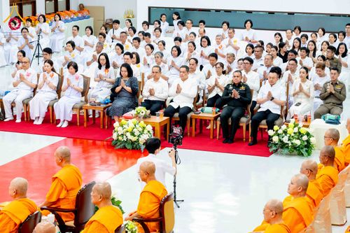 ภาพ No.314527:วันศุกร์ที่ 20 มีนาคม พ.ศ. 2569 พิธีบำเพ็ญกุศล คุณพ่อณรงค์ จินตมากุล โยมบิดา พระครูปลัดรัตนวีรวัฒน์ (รังสฤษดิ์ อิทฺธิจินตโก) ที่ปรึกษาเจ้าคณะจังหวัดปทุมธานี เจ้าอาวาสวัดพระธรรมกาย  ณ ห้องปลูกศรัทธา 2 วัดพระธรรมกาย ปทุมธานี