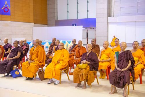 ภาพ No.325641:วันที่ 26 เมษายน พ.ศ.2569 กิจกรรมงานบุญวันอาทิตย์ สาธุชนปฏิบัติธรรมร่วมกัน ณ ห้องแก้วสารพัด 1 วัดพระธรรมกาย ปทุมธานี