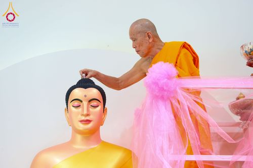 ภาพ No.291131:วันพุธที่ 7 มกราคม พ.ศ. 2569  พิธีบรรจุพระบรมสารีริกธาตุภายในพระเกตุองค์พระประธาน สมโภชพระประธาน พระธรรมกาย พิธีทอดผ้าป่า บุญแสงสว่าง ติดตั้งโซล่าเซล ณ ศูนย์ปฏิบัติธรรมพระมงคลเทพมุนี อ.สองพี่น้อง จ.สุพรรณบุรี