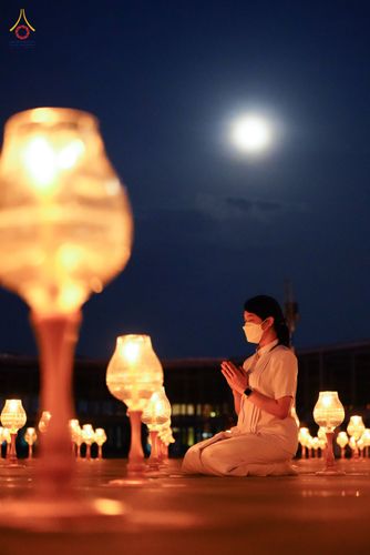 ภาพ No.81905:พิธีจุดวิสาขประทีปและเวียนประทักษิณ เนื่องในวันวิสาขบูชา วันเสาร์ที่ 3 มิถุนายน 2566 ณ ลานธรรมพระมหาธรรมกายเจดีย์ วัดพระธรรมกาย จ.ปทุมธานี