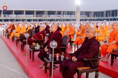 ภาพ No.312160:วันอังคารที่ 3 มีนาคม พ.ศ.2569 พิธีเวียนประทักษิณและจุดมาฆประทีป ณ ลานธรรมพระมหาธรรมกายเจดีย์ วัดพระธรรมกาย