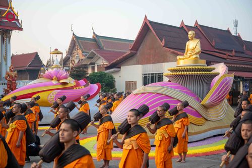 ภาพ No.297357:วันที่ 15 มกราคม พ.ศ.2569 พระธรรมยาตราปฏิบัติธรรมและถ่ายภาพหมู่ประวัติศาสตร์ อนุสรณ์สถานลำดับที่ 4 สถานที่เกิดด้วยกายธรรม  ณ วัดโบสถ์บน ต.บางคูเวียง จ.นนทบุรี ในโครงการธรรมยาตรา กตัญญูบูชา มหาปูชนียาจารย์ พระมงคลเทพมุนี(สด จนฺทสโร) พระผู้ปราบมาร อนุสรณ์ส