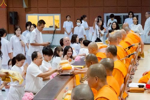 ภาพ No.228229:วันอาทิตย์ที่ 1 มิถุนายน พ.ศ.2568 พิธีถวายมหาสังฆทานพระ 100 รูป สโมสรซุปเปอร์คิดส์ ปีที่ 6 ณ ห้อง SPD 8 สภาธรรมกายสากล วัดพระธรรมกาย