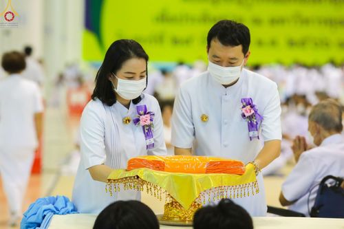 ภาพ No.88961:พิธีทอดผ้าป่าสมทบกฐินครั้งที่ 2 วันศุกร์ที่ 29 กันยายน พ.ศ. 2566 วันเพ็ญขึ้น 15 ค่ำ เดือน 10 ณ ห้องแก้วสารพัดนึก 1 วัดพระธรรมกาย