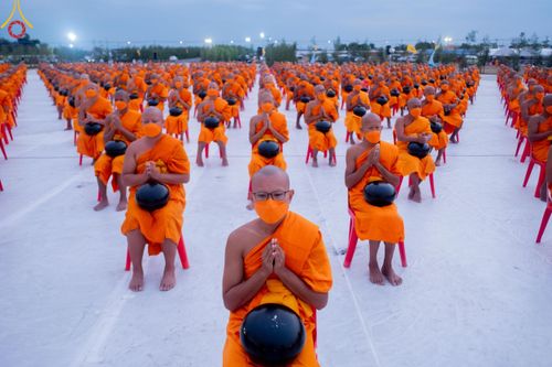 ภาพ No.118477:พิธีตักบาตรพระธรรมยาตรา ปีที่ 12 ณ อนุสรณ์สถานลำดับที่ 5 สถานที่เผยแผ่วิชชาธรรมกายครั้งแรก อนุสรณ์สถานบางปลา จ.นครปฐม วันที่ 25 มกราคม พ.ศ. 2567