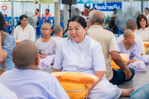 ภาพ No.133454:พิธีขอขมารับผ้าไตร, พิธีบรรพชาสามเณร, สามเณรออกบิณฑบาต ในโครงการบรรพชาสามเณร ฟื้นฟูพระพุทธศาสนาทั่วไทย  ณ ศูนย์ปฏิบัติธรรม และอบรมเยาวชนเมืองยะลา วันที่ 3 เมษายน พ.ศ. 2567