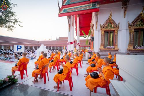ภาพ No.112712:พิธีตักบาตรพระธรรมยาตราฯ ณ วัดสองพี่น้อง จ.สุพรรณบุรี วันที่ 15 มกราคม พ.ศ. 2567