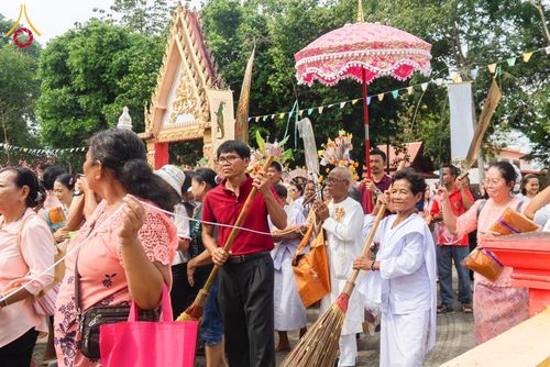 ภาพ No.168394:พิธีทอดกฐิน 4 วัด จ.ปราจีนบุรี โครงการกฐินสามัคคีทั่วไทย 30,000 วัด โดยคณะศิษยานุศิษย์วัดพระธรรมกาย บูชาธรรม 80 ปี หลวงพ่อธัมมชโย วันที่ 26-27 ตุลาคม พ.ศ. 2567