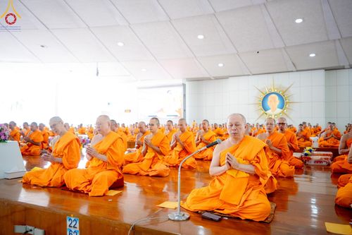 ภาพ No.174655:พิธีถวายภัตตาหารเมนูสวรรค์ เพื่อการบรรลุธรรม ณ หอฉันคุณยายอาจารย์ฯ วัดพระธรรมกาย วันที่ 23 พฤศจิกายน พ.ศ. 2567