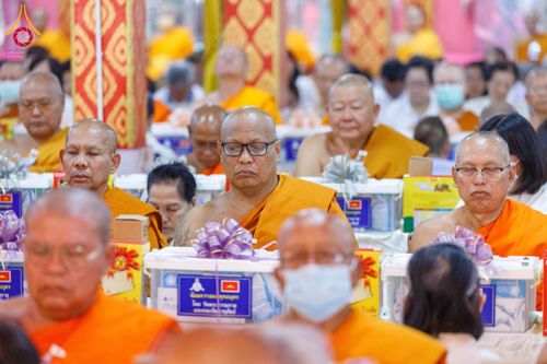 ภาพ No.197366:พิธีเจริญพระพุทธมนต์ ปฏิบัติธรรม มอบทุนการศึกษา ถวายสังฆทาน 108 วัด เพื่อถวายเป็นพุทธบูชา และขับเคลื่อนโครงการหมู่บ้านรักษาศีล 5 โดยคณะสงฆ์จังหวัดนนทบุรี คณะศิษยานุศิษย์วัดพระธรรมกาย โครงการธรรมยาตรา ปีที่ 13 ณ วัดตะเคียน อ.บางกรวย จ.นนทบุรี