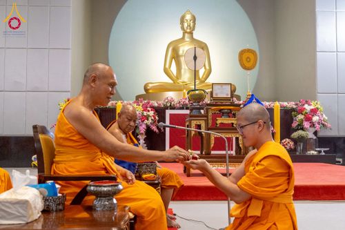 ภาพ No.231255:วันพฤหัสบดีที่ 3 กรกฏาคม พ.ศ. 2568 พิธีมุทิตาสักการะพระภิกษุนาคหลวง พระมหาพนาวัฒน์ ธมฺมนฺตคามี (จันทร์เผือก) เปรียญธรรม ๙ ประโยค ณ วัดพระธรรมกาย ปทุมธานี