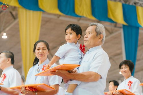 ภาพ No.177980:พิธีทอดผ้าป่าต้นสมบัติจักรพรรดิ ในวันอาทิตย์ที่ 1 ธันวาคม พ.ศ. 2567 ณ สภาธรรมกายสากล วัดพระธรรมกาย